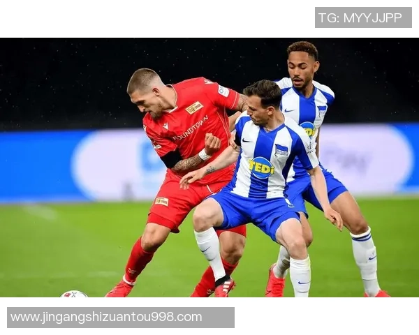 牛津连队迎战北安普敦队争夺英甲联赛关键三分之战